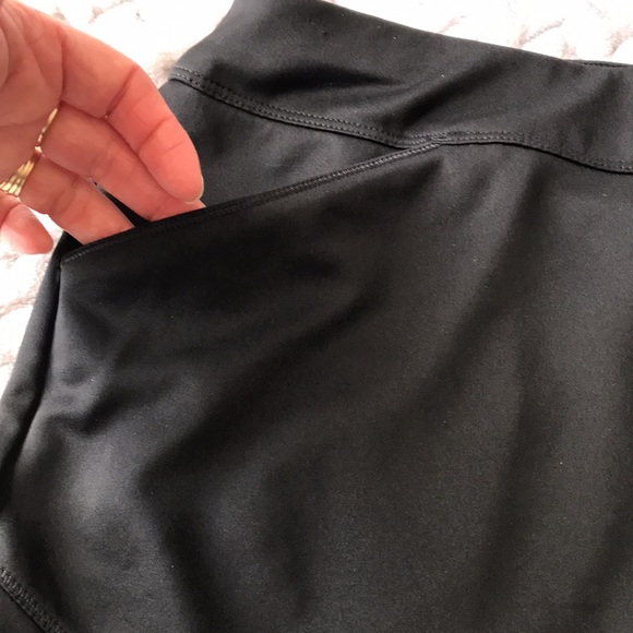 Adidas tennis/ running/ Skort, size Large, colour Black - Picture 4 of 10